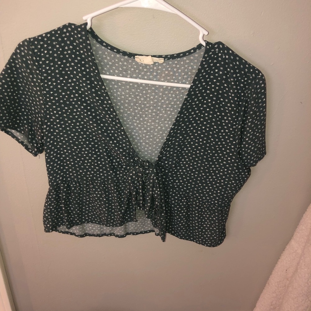 short sleeve tied together at the front
